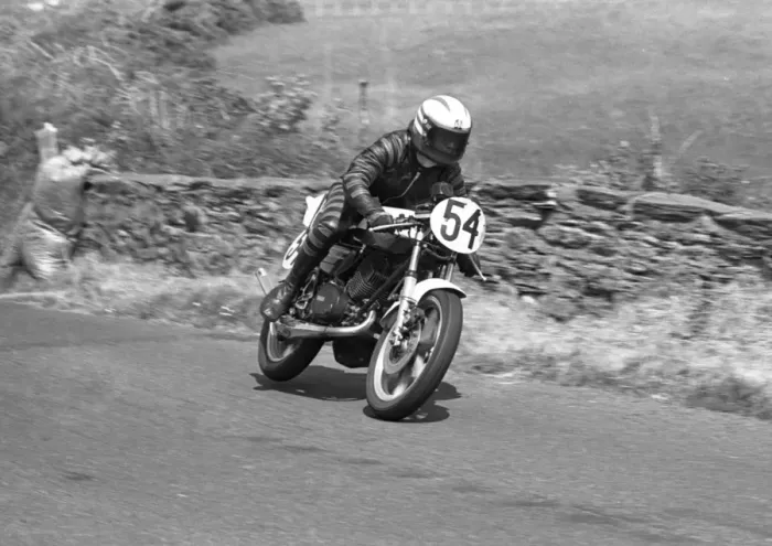 Framed Print : Norman Kneen (Yamaha) 1977 Jurby Road Framed Print : Norman Kneen (Yamaha) 1977 Jurby Road