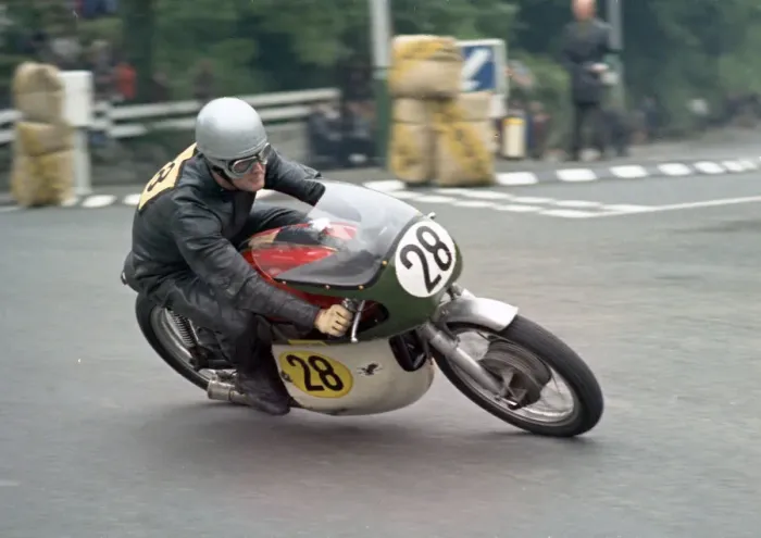 Framed Print : Norman Price (Norton) 1971 Senior TT Framed Print : Norman Price (Norton) 1971 Senior TT