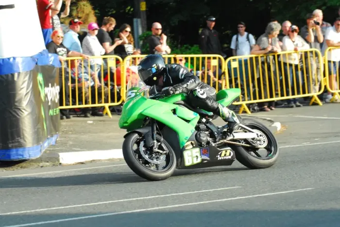 Framed Print : Olaf Romijn (Kawasaki) 2016 Lightweight TT Framed Print : Olaf Romijn (Kawasaki) 2016 Lightweight TT