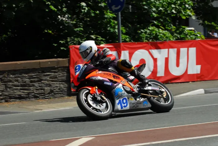 Framed Print : Olie Linsdell (Yamaha) 2013 Supersport TT Framed Print : Olie Linsdell (Yamaha) 2013 Supersport TT