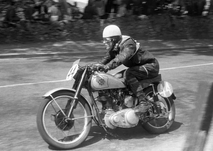 Framed Print : Owen Greenwood (BSA) 1952 Junior Clubman TT Framed Print : Owen Greenwood (BSA) 1952 Junior Clubman TT