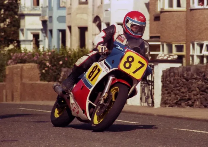 Framed Print : Paddy Martin (Suzuki) 1987 Senior Manx Grand Prix