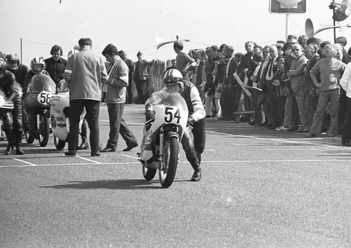 Framed Print : Paddy Reid (Yamaha) 1973 Senior Manx Grand Prix Framed Print : Paddy Reid (Yamaha) 1973 Senior Manx Grand Prix