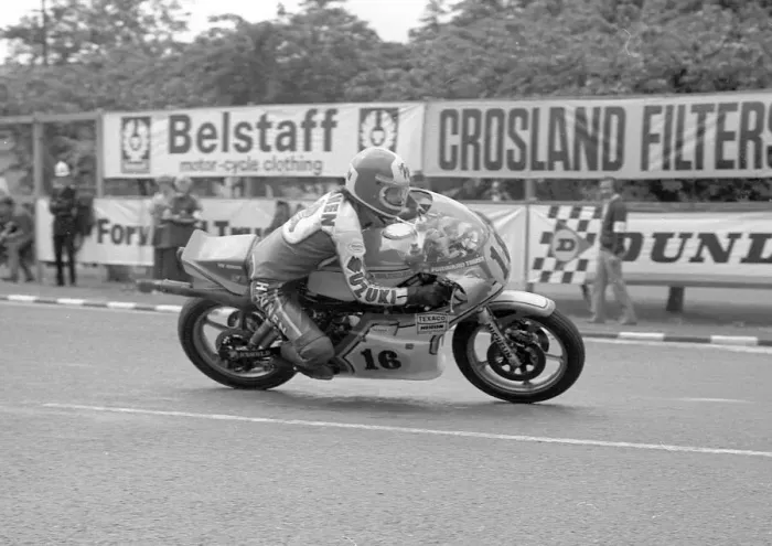 Framed Print : Pat Hennen (Suzuki) 1977 Senior TT Framed Print : Pat Hennen (Suzuki) 1977 Senior TT