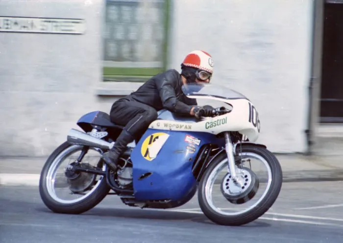 Framed Print : Paul Cott (Norton) 1969 Senior TT Framed Print : Paul Cott (Norton) 1969 Senior TT