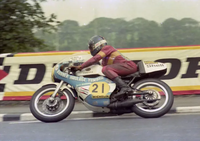 Framed Print : Paul Cott (Yamaha) 1976 Senior TT Framed Print : Paul Cott (Yamaha) 1976 Senior TT