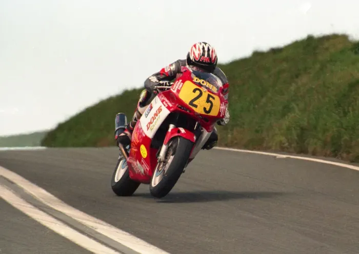 Framed Print : Paul Dedman (Vimto Honda) 1998 Senior TT