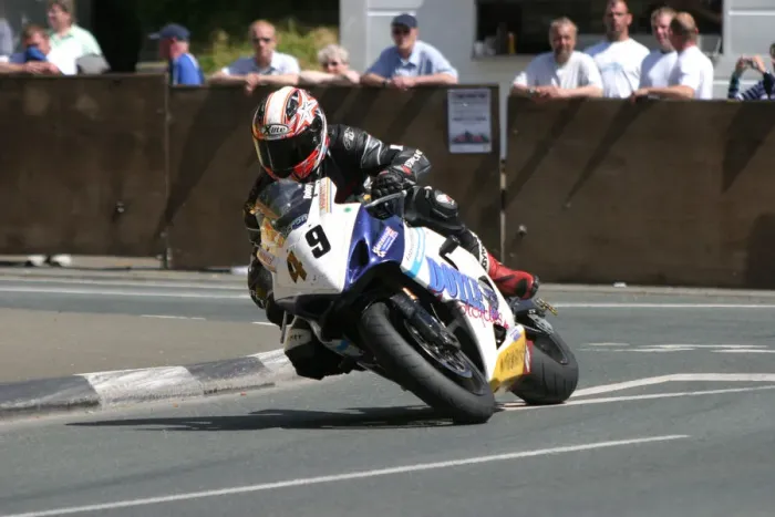 Framed Print : Paul Dobbs (Suzuki) 2006 Superbike TT Framed Print : Paul Dobbs (Suzuki) 2006 Superbike TT