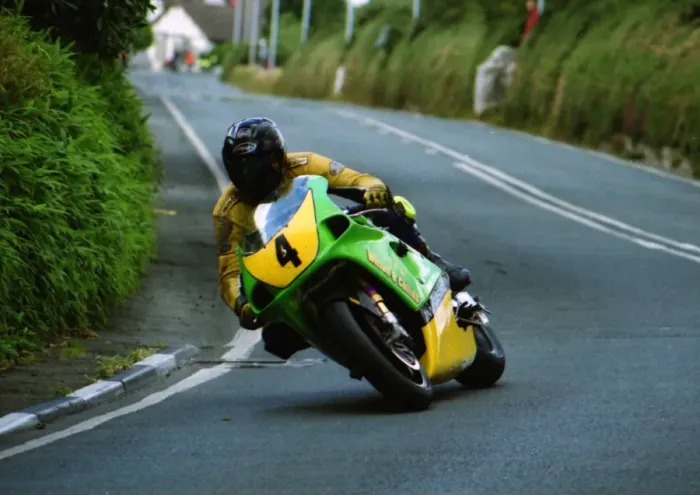 Framed Print : Paul Duckett (Kawasaki) 2003 Senior Manx Grand Prix Framed Print : Paul Duckett (Kawasaki) 2003 Senior Manx Grand Prix