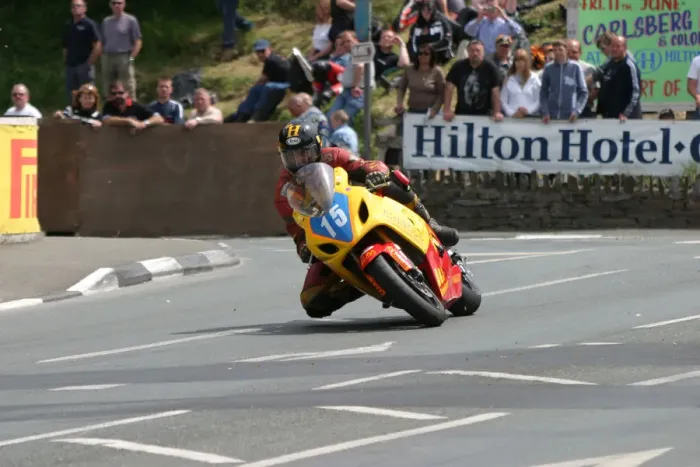 Framed Print : Paul Hunt (Suzuki) 2004 Junior TT Framed Print : Paul Hunt (Suzuki) 2004 Junior TT