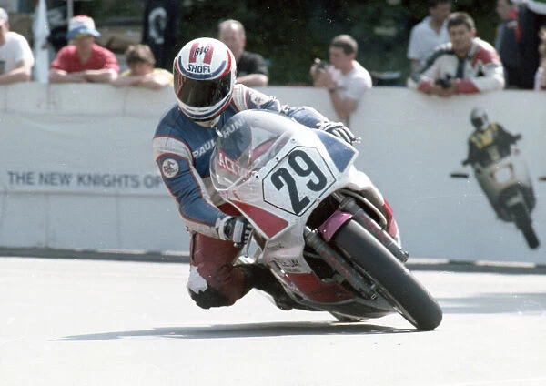 Paul Hunt (Yamaha) 1992 Senior TT