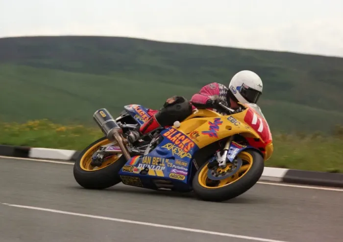 Framed Print : Paul Hunt (Yamaha) 1998 Production TT