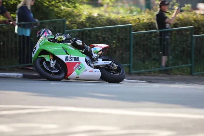 Framed Print : Paul Jordan (Kawasaki) Superbike Classic TT Framed Print : Paul Jordan (Kawasaki) Superbike Classic TT