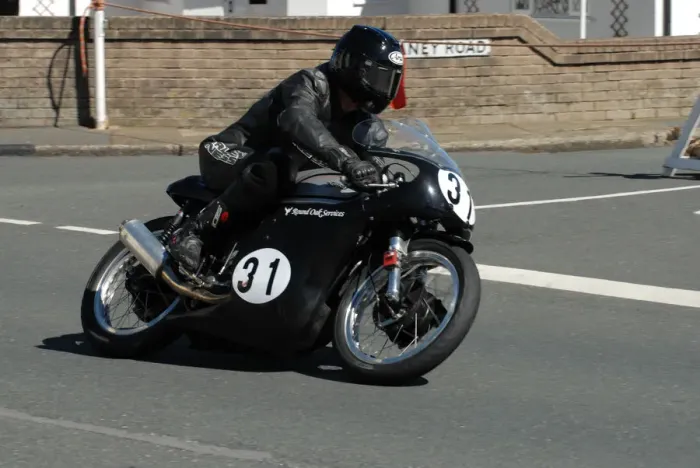 Framed Print : Paul Matravers (Norton) 2010 Junior Classic Manx Grand Prix