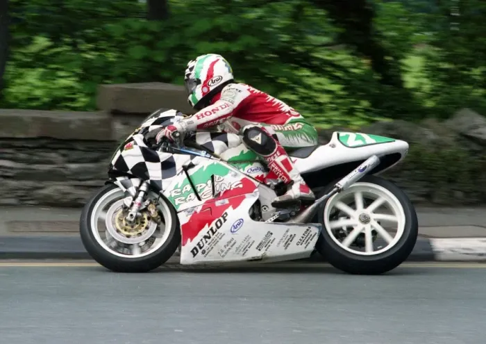 Framed Print : Paul Owen (Honda) 2000 Lightweight TT Framed Print : Paul Owen (Honda) 2000 Lightweight TT