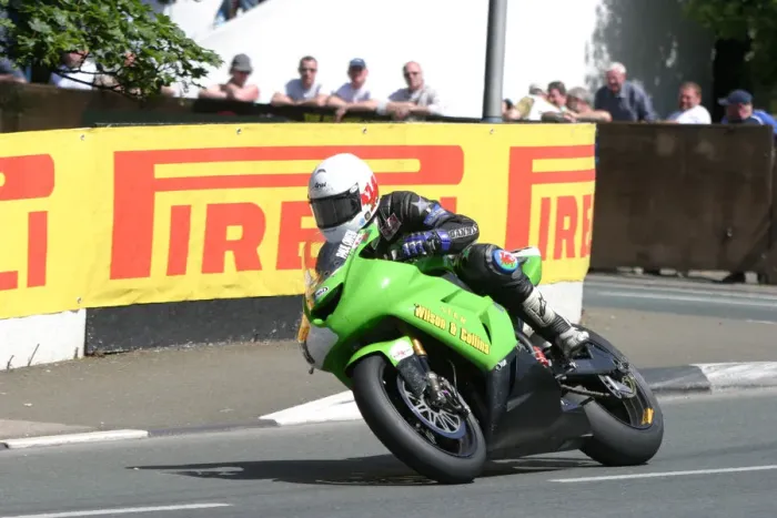 Framed Print : Paul Owen (Kawasaki) 2006 Superbike TT Framed Print : Paul Owen (Kawasaki) 2006 Superbike TT