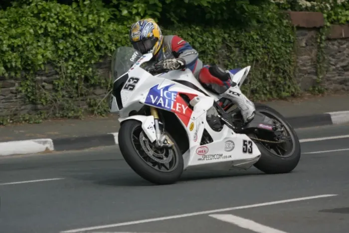 Framed Print : Paul Shoesmith (BMW) 2010 Superbike TT