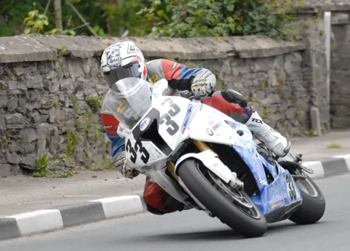 Framed Print : Paul Shoesmith (BMW) 2011 Superbike TT Framed Print : Paul Shoesmith (BMW) 2011 Superbike TT