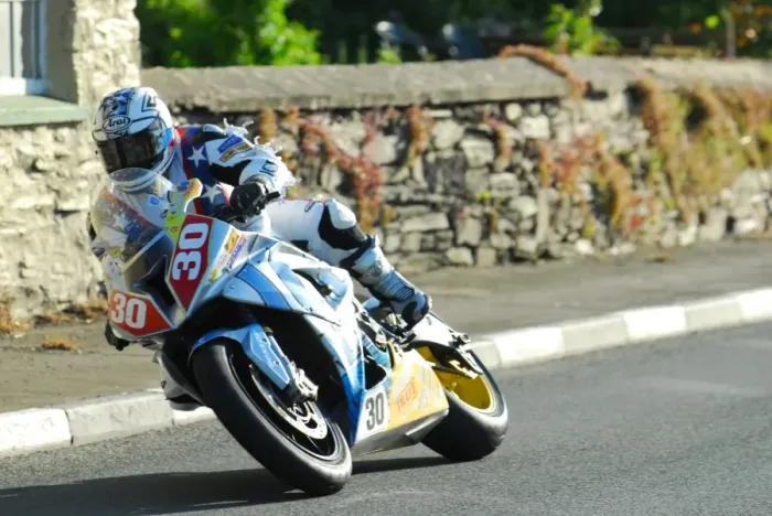 Framed Print : Paul Shoesmith (BMW) 2012 Superstock TT