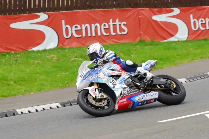 Framed Print : Paul Shoesmith (BMW) 2015 Senior TT Framed Print : Paul Shoesmith (BMW) 2015 Senior TT