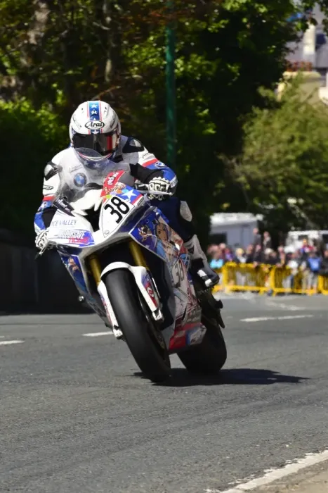 Framed Print : Paul Shoesmith (BMW) 2015 Superbike TT Framed Print : Paul Shoesmith (BMW) 2015 Superbike TT