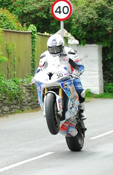 Framed Print : Paul Shoesmith (BMW) 2015 Superbike TT Framed Print : Paul Shoesmith (BMW) 2015 Superbike TT