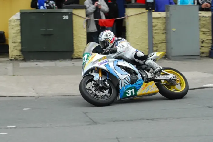 Framed Print : Paul Shoesmith (Kawasaki) 2012 Lightweight TT Framed Print : Paul Shoesmith (Kawasaki) 2012 Lightweight TT