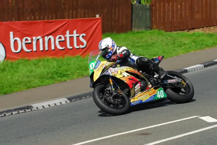 Framed Print : Paul Shoesmith (Kawasaki) 2014 Lightweight TT Framed Print : Paul Shoesmith (Kawasaki) 2014 Lightweight TT