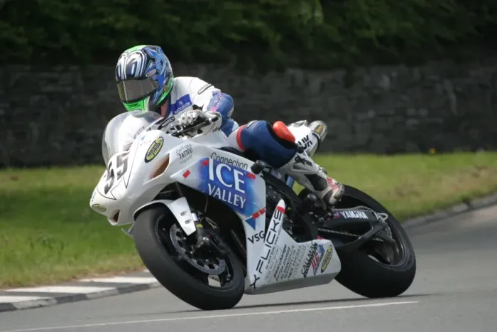 Framed Print : Paul Shoesmith (Yamaha) 2007 Superbike TT