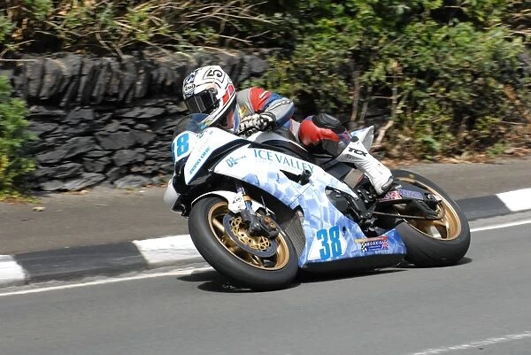 Paul Shoesmith (Yamaha) 2011 Supersport TT