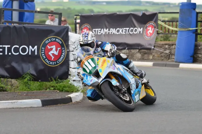 Framed Print : Paul Shoesmith (Yamaha) 2012 Southern 100 Framed Print : Paul Shoesmith (Yamaha) 2012 Southern 100