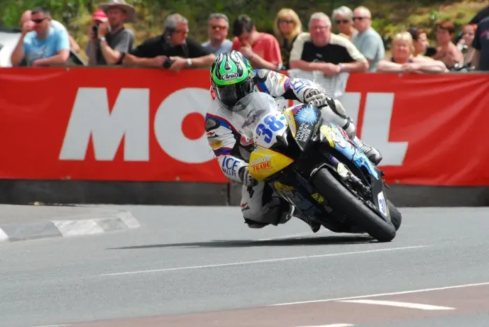 Framed Print : Paul Shoesmith (Yamaha) 2013 Supersport TT Framed Print : Paul Shoesmith (Yamaha) 2013 Supersport TT