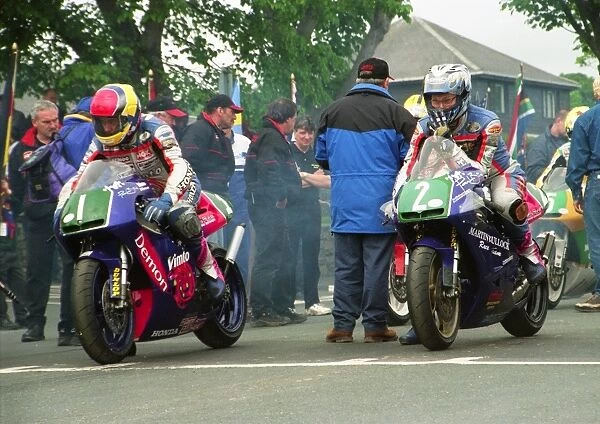 Paul Williams and Richard Milky Quayle (Honda) 2000 Lightweight TT