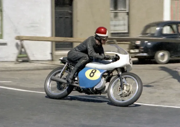 Framed Print : Percy Tait (Triumph) 1968 Senior TT Framed Print : Percy Tait (Triumph) 1968 Senior TT