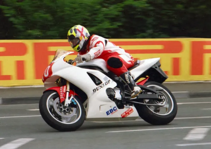 Framed Print : Pete Beale (Beale Yamaha) 1999 Production TT Framed Print : Pete Beale (Beale Yamaha) 1999 Production TT
