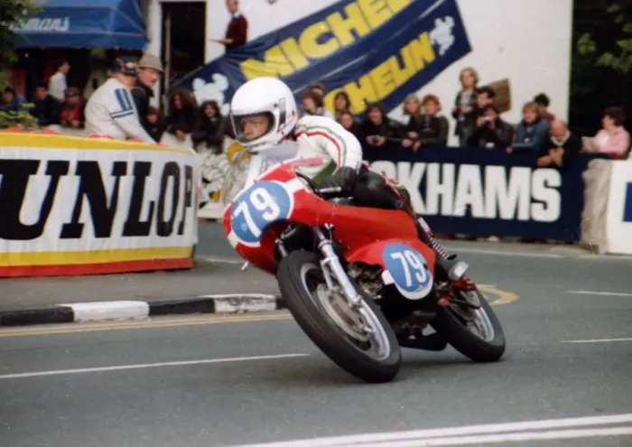 Framed Print : Pete Bosman (Aermacchi) 1984 Historic TT Framed Print : Pete Bosman (Aermacchi) 1984 Historic TT