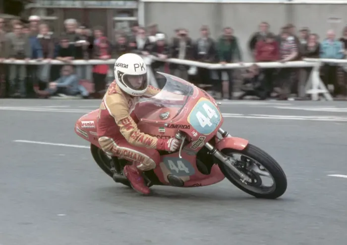 Framed Print : Pete Davies (Laverda) 1981 Formula Two TT Framed Print : Pete Davies (Laverda) 1981 Formula Two TT