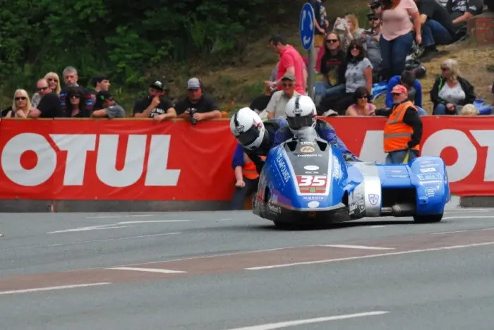 Framed Print : Pete Founds & Jevan Walmsley (Suzuki LCR) 2016 Sidecar 2 TT Framed Print : Pete Founds & Jevan Walmsley (Suzuki LCR) 2016 Sidecar 2 TT