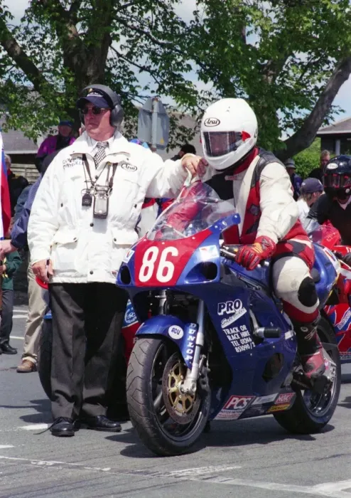 Framed Print : Pete Lovell (Suzuki) 2002 Production 1000 TT Framed Print : Pete Lovell (Suzuki) 2002 Production 1000 TT