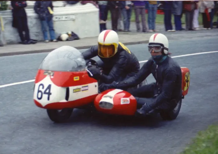 Framed Print : Pete Tyack & John Gay (Triumph) 1974 Sidecar 750 TT Framed Print : Pete Tyack & John Gay (Triumph) 1974 Sidecar 750 TT