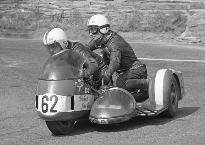Framed Print : Pete Tyack & John Gay (Triumph) 1975 1000 Sidecar TT Framed Print : Pete Tyack & John Gay (Triumph) 1975 1000 Sidecar TT