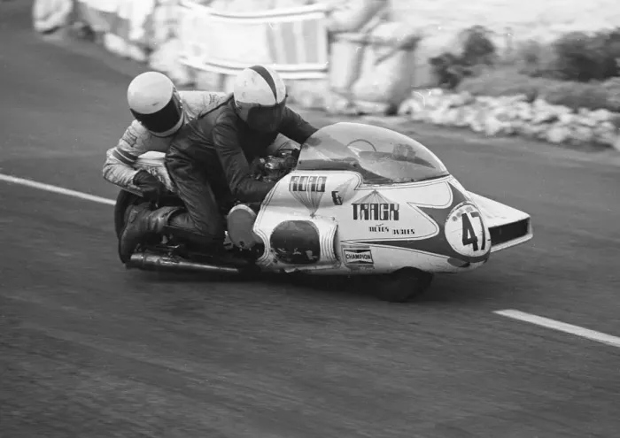 Framed Print : Pete Tyack & Terry McGahan (Kawasaki) 1978 Southern 100 Framed Print : Pete Tyack & Terry McGahan (Kawasaki) 1978 Southern 100