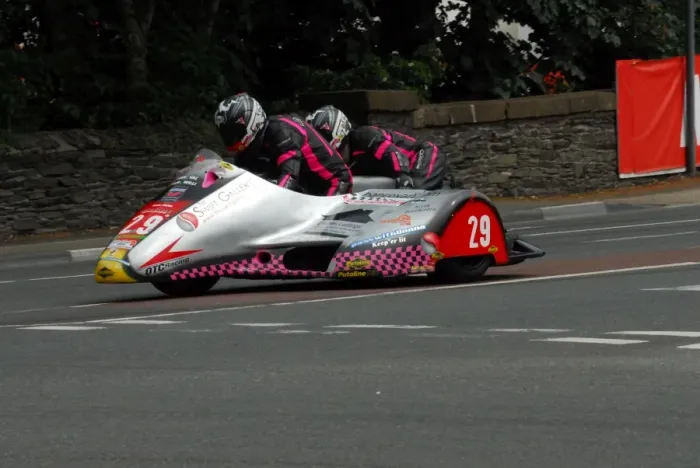 Framed Print : Peter Alton & Keith Brotherton (Yamaha Baker) 2016 Sidecar 2 TT Framed Print : Peter Alton & Keith Brotherton (Yamaha Baker) 2016 Sidecar 2 TT