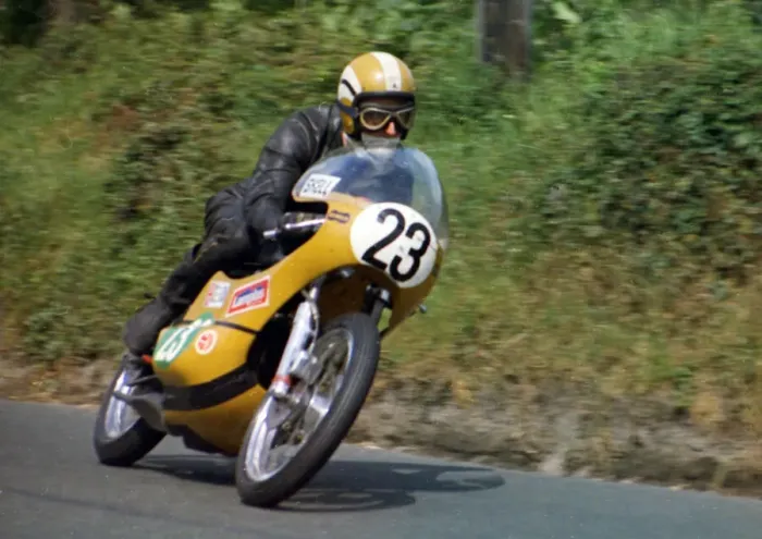Framed Print : Peter Berwick (Yamaha) 1971 Lightweight TT Framed Print : Peter Berwick (Yamaha) 1971 Lightweight TT