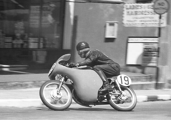 Peter Carr (Ducati) 1959 Ultra Lightweight TT