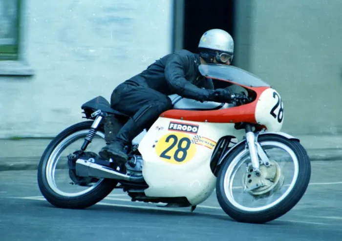 Framed Print : Peter Darvill (Norton) 1969 Senior TT