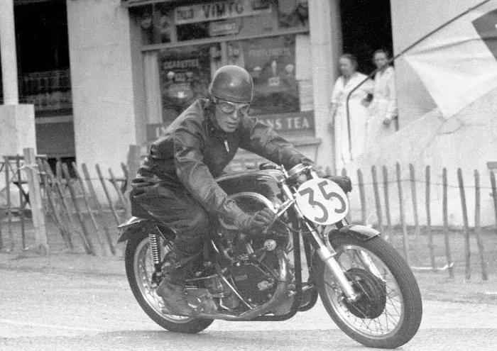 Framed Print : Peter Darvill (PJD Vincent) 1957 Senior Newcomers Manx Grand Prix Framed Print : Peter Darvill (PJD Vincent) 1957 Senior Newcomers Manx Grand Prix