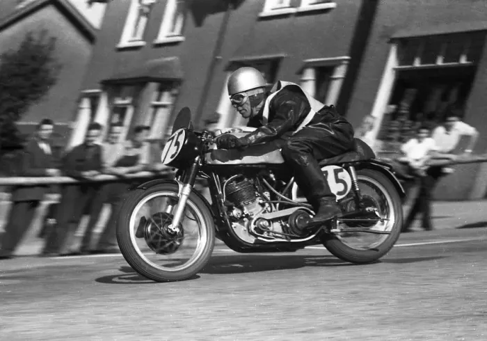 Framed Print : Peter Darvill (PJD Vincent) 1958 Junior Manx Grand Prix Framed Print : Peter Darvill (PJD Vincent) 1958 Junior Manx Grand Prix