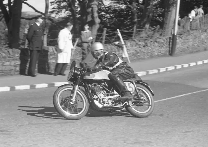 Framed Print : Peter Darvill (PJD Vincent) 1958 Junior Manx Grand Prix Framed Print : Peter Darvill (PJD Vincent) 1958 Junior Manx Grand Prix