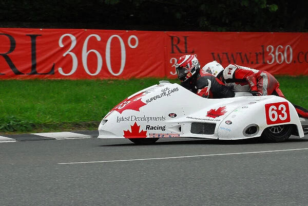 Peter Essaff & Jeff Gillard (MRE Yamaha) 1996 Sidecar TT